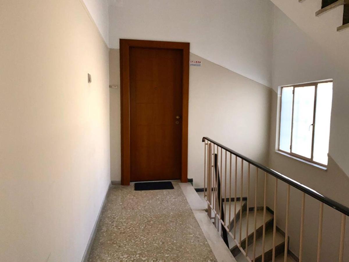 דירות אתונה Charming Flat With An Amazing View מראה חיצוני תמונה